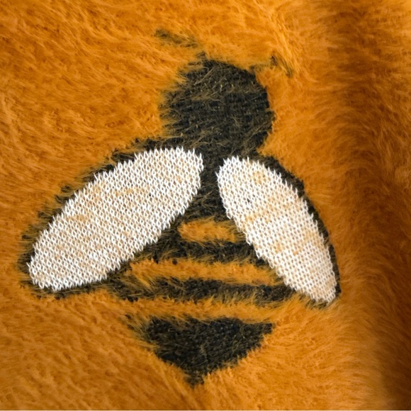 NWT Simply Southern Fuzzy Bumble Bee Sweater Women’s XL Soft Fluffy READ DESCRIP - Picture 7 of 9